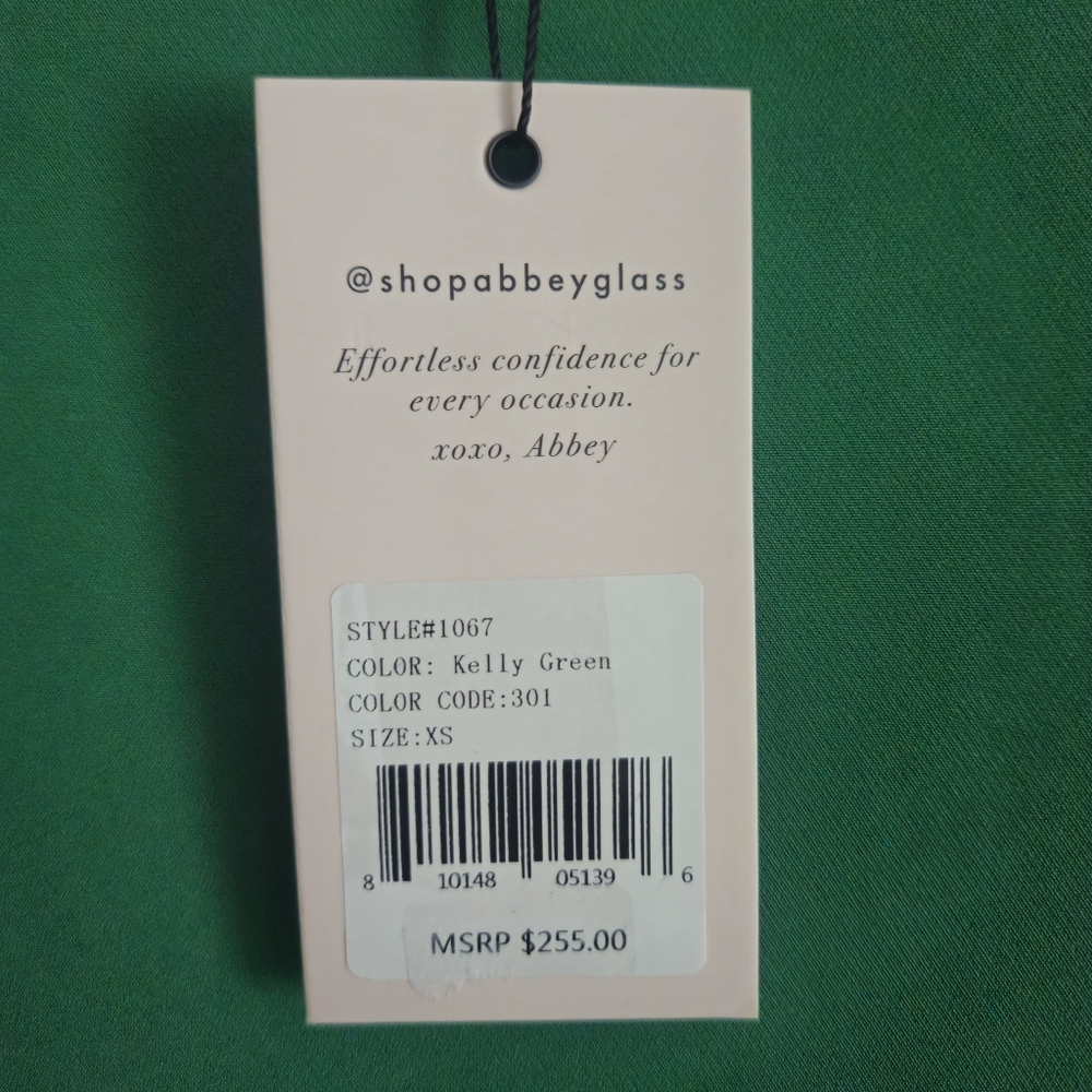 Abbey Glass Sleeveless Boat Neck Bow Shoulder Detail Shift Dress:Kelly Green: XS - Picture 7 of 13